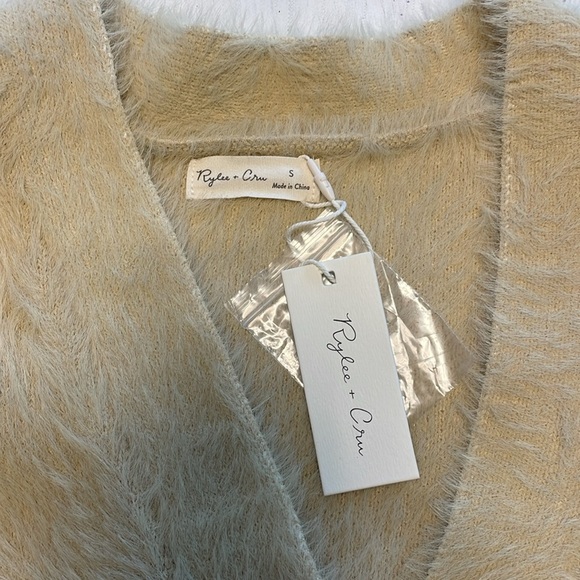 NEW! Rylee + Cru Boxy Crop Sweater - Picture 5 of 6